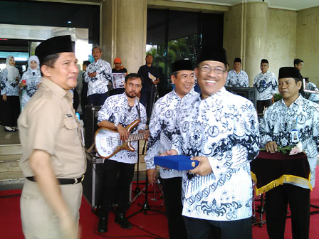 Pencarian PGRI Kota Padang - Persatuan Guru Republik Indonesia Cabang Kota Padang